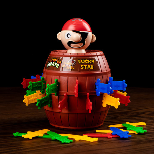 解压创意整蛊海盗桶玩具