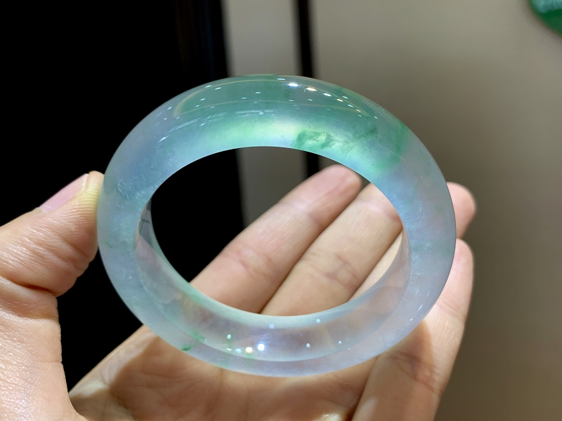 5玻璃种飘绿花翡翠手镯起光高冰种冰阳绿天然a货1011