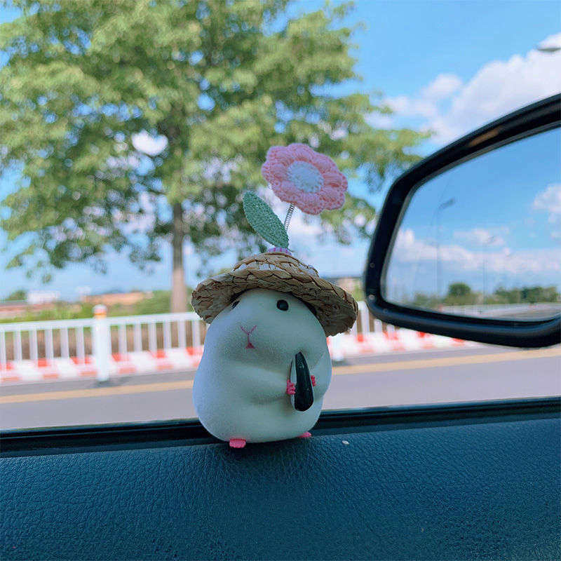 汽车窗边装饰摆件汽车摆件草帽吃货仓鼠窗边中控台装饰用品治愈系