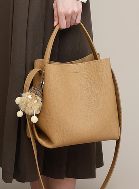 Viney真皮水桶包包2025新款斜挎女包休闲通勤大容量轻奢单肩包