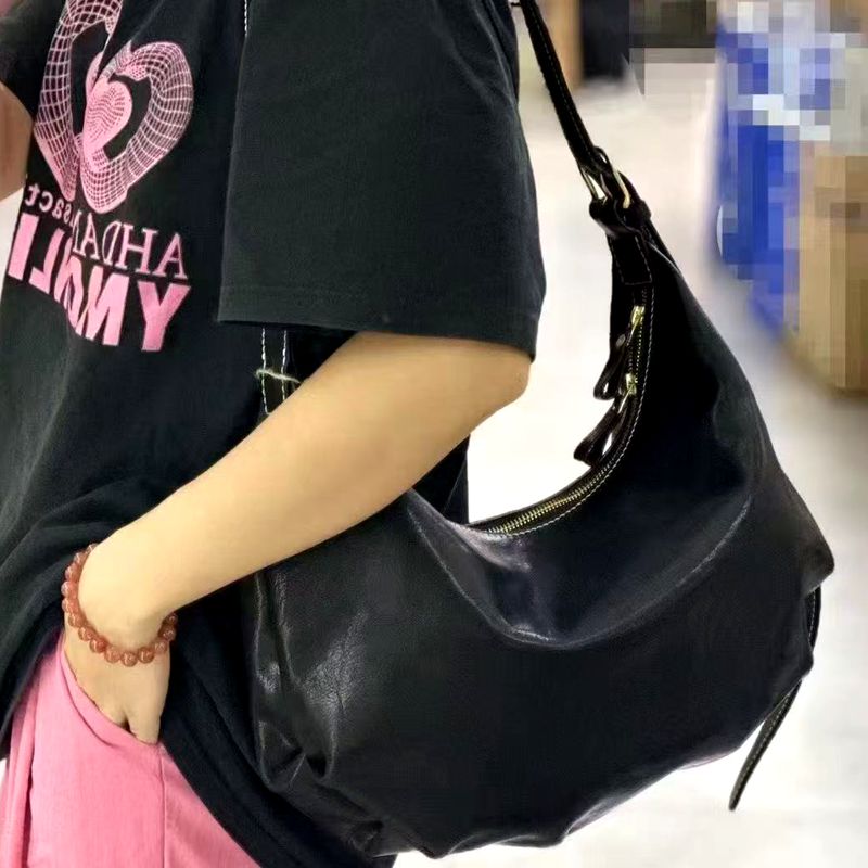 头层植鞣牛皮月亮包腋下包