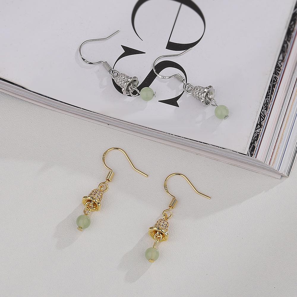 和田玉气质铃兰花耳饰镶锆石简约