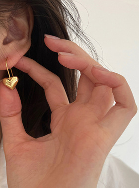 ins简约金色硬耳钩MDWN女爱心发射925银小众设计轻奢高级感耳饰