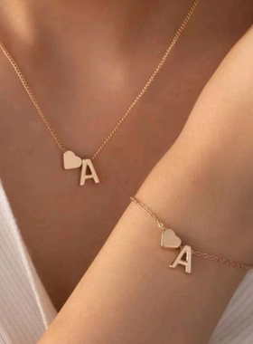 桃心字母项链女ins小众合金26字母爱心锁骨链