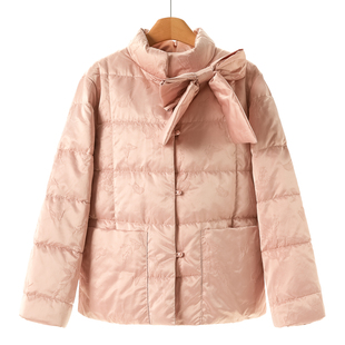 压纹暗花蝴蝶胸针立领羽绒服012 冬装 999西湖阁老 熠