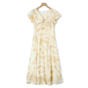 小清新泡泡袖 夏装 收褶V领天丝连衣裙127弜 麦 西湖阁老