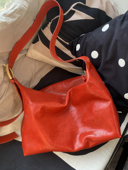 轻便慵懒时尚 大容量粗肩带拉链进口头层植鞣牛皮手感好懒人包百搭