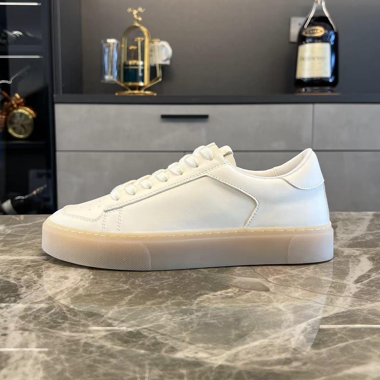 2025春夏新品百搭小白鞋透气休闲男鞋欧版真皮滑板鞋时尚单鞋