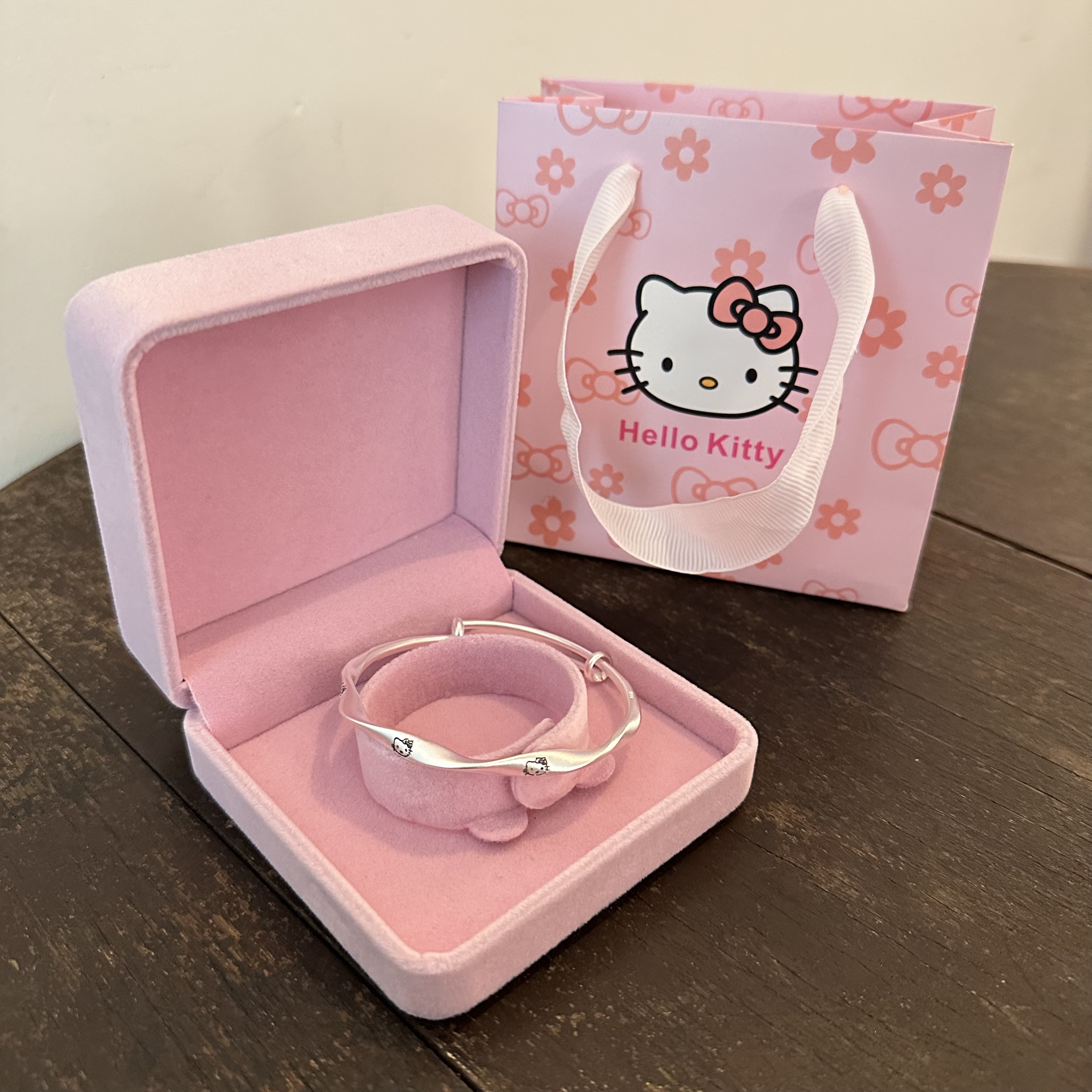 生日礼物Kitty莫比乌斯环999足银手镯女纯银年轻设计感小众银手饰图片