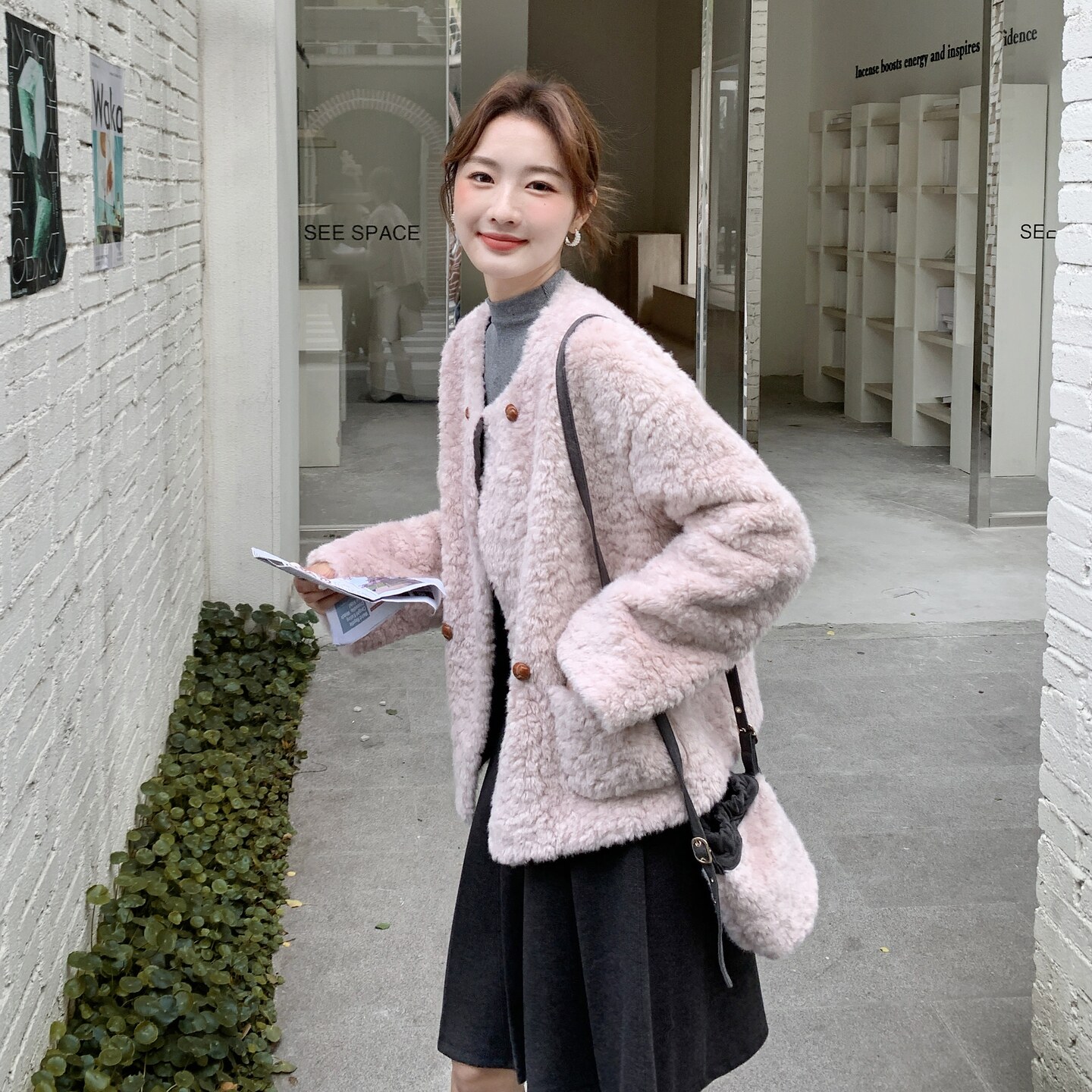 【现货】2025秋冬新款粉色皮毛一体短外套B101-1028-P195-K298,女装短外套,浙宝101