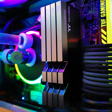 TT台式电脑内存条16G吃鸡内存TOUGHRAM DDR4 3200 3600 4000 4400