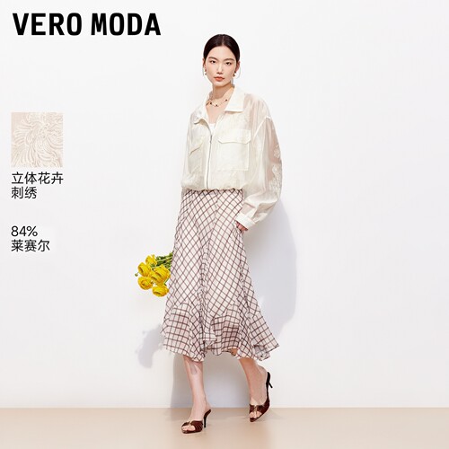 VeroModa立体花卉刺绣短外套