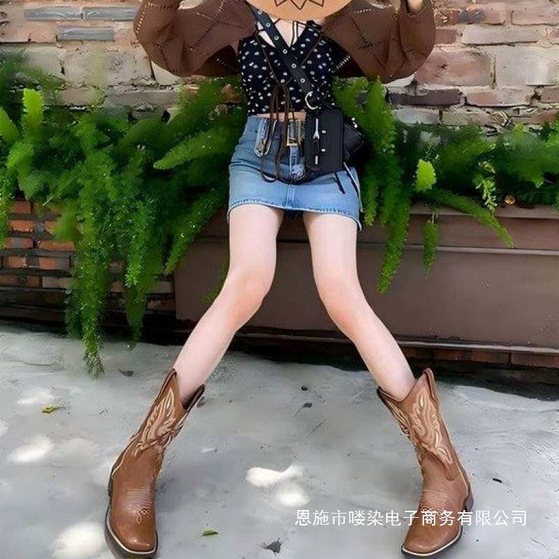 草原旅行穿搭靴子2025秋季新款粗跟民族风骑士靴系带小个子长筒靴