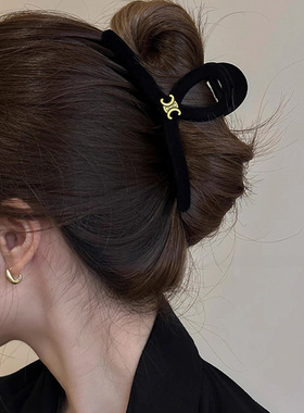 黑色丝绒抓夹女2023新款后脑勺发夹大号发量多凯旋门鲨鱼夹高级感