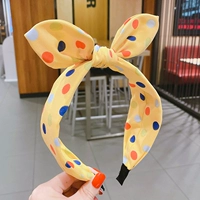 Желтый кролик уши широкий края