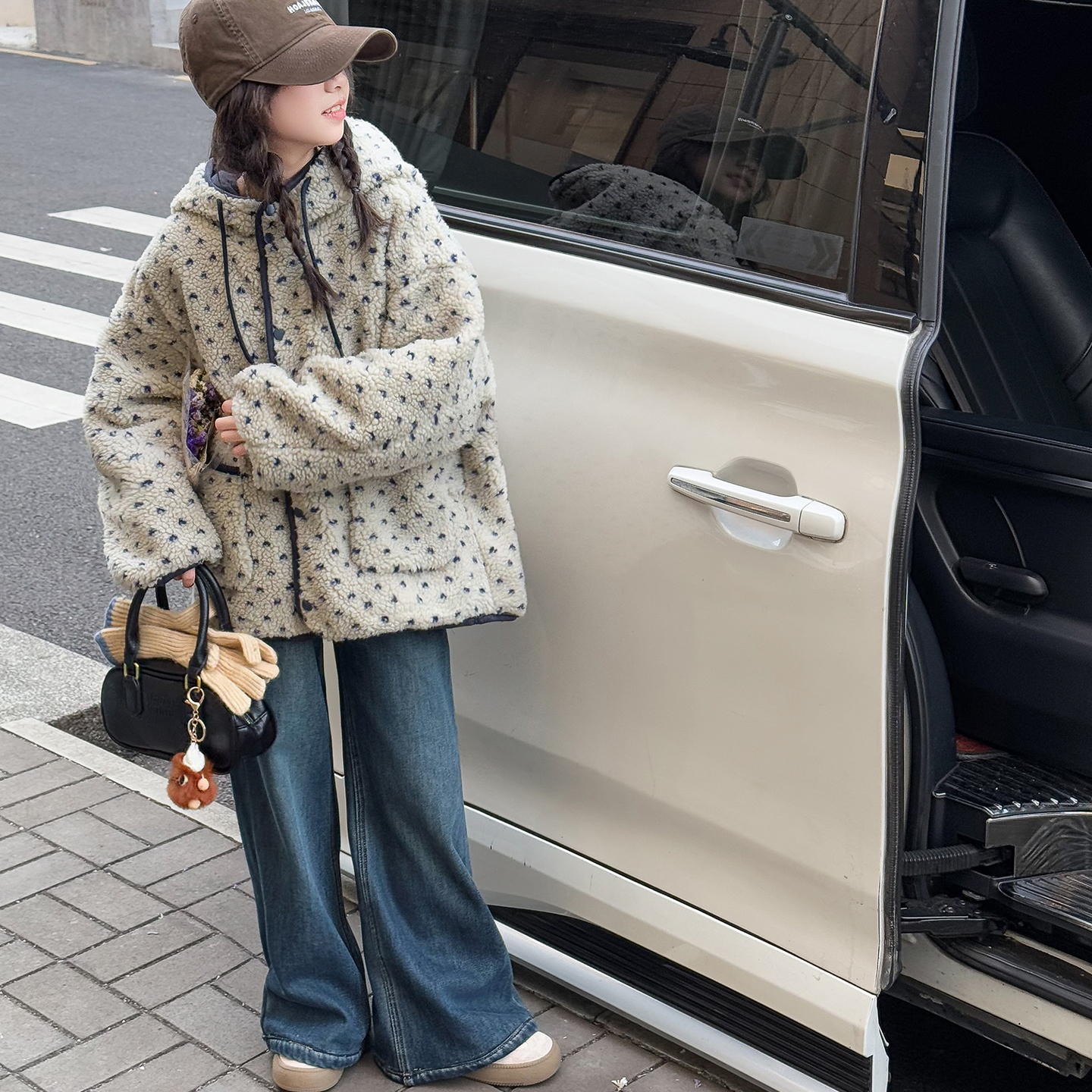 女童加绒外套2025新款秋冬装女大童加厚一体绒毛毛衣儿童牛仔裤潮