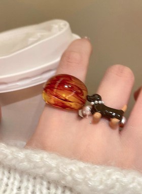 进口咖色腊肠狗珍珠戒指女秋冬可爱卡通高级感食指戒2024新款童