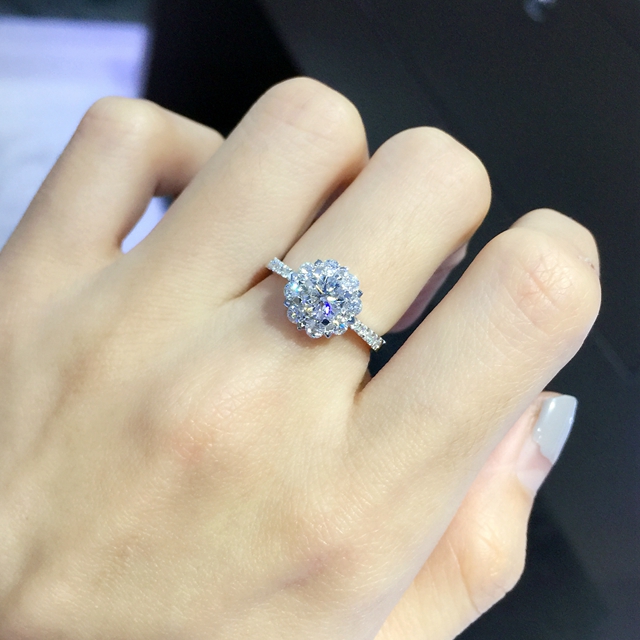 百圣珠寶18K白金30分鉆戒婚戒1克拉群鑲鉆石戒指女士結婚磚戒正品