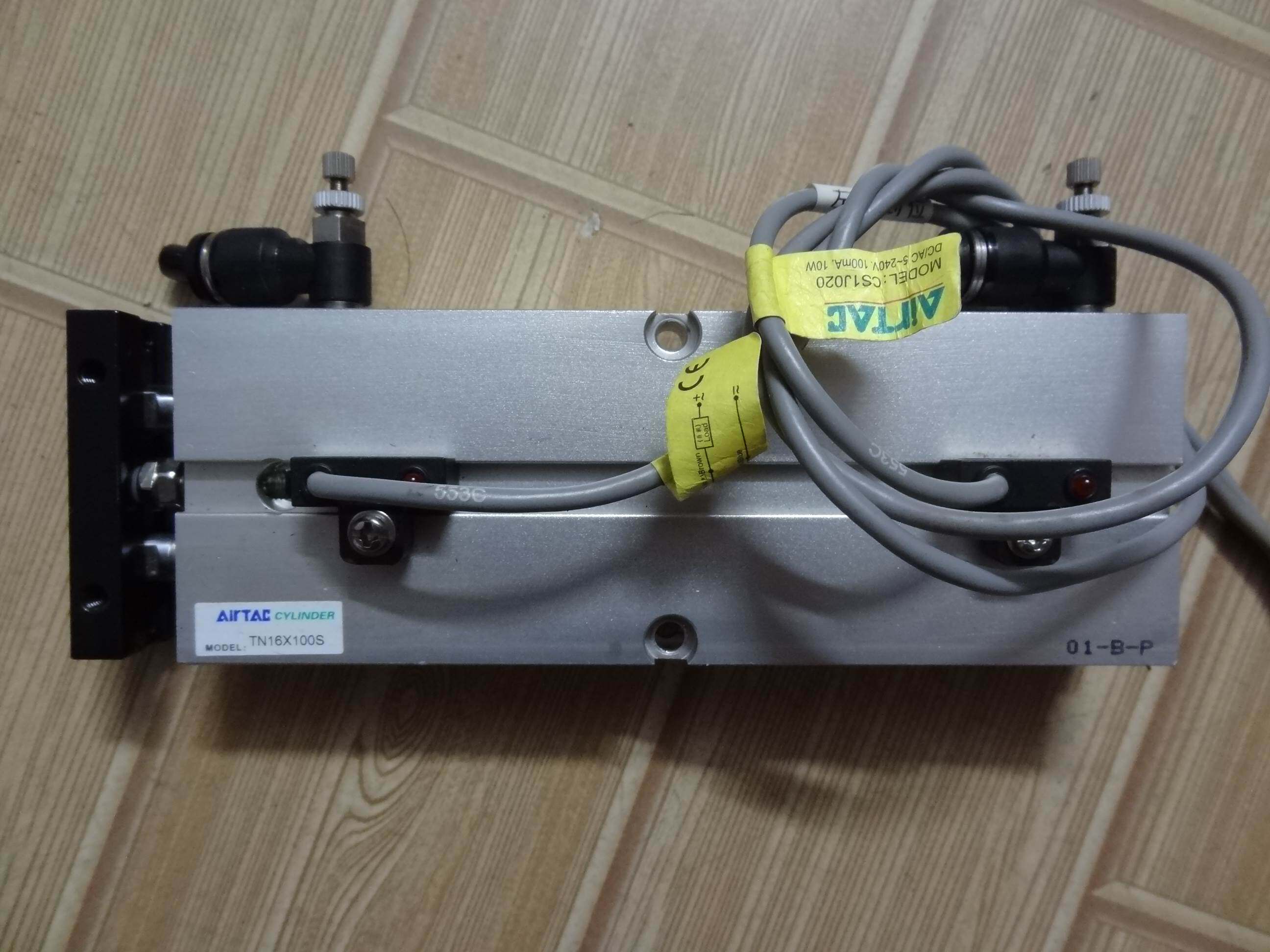 原装拆机 airtac/亚德客 双杆气缸tn16*100s 磁性开关现货处理价