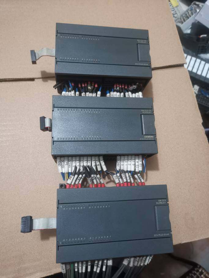 6es7 223-1pl22-0xa8/0原装西门子拆机9成新实物图em223cn