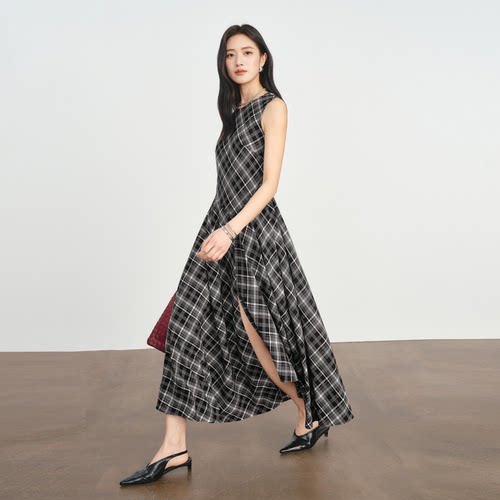 伊家不规则TR下摆设计无袖背心连衣裙洋装女士2026春季新款