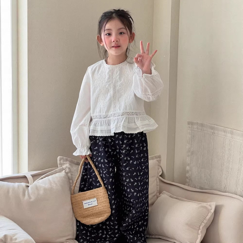 女童衬衫春装新品2026韩版白色长袖圆领上衣儿童碎花宽松牛仔裤
