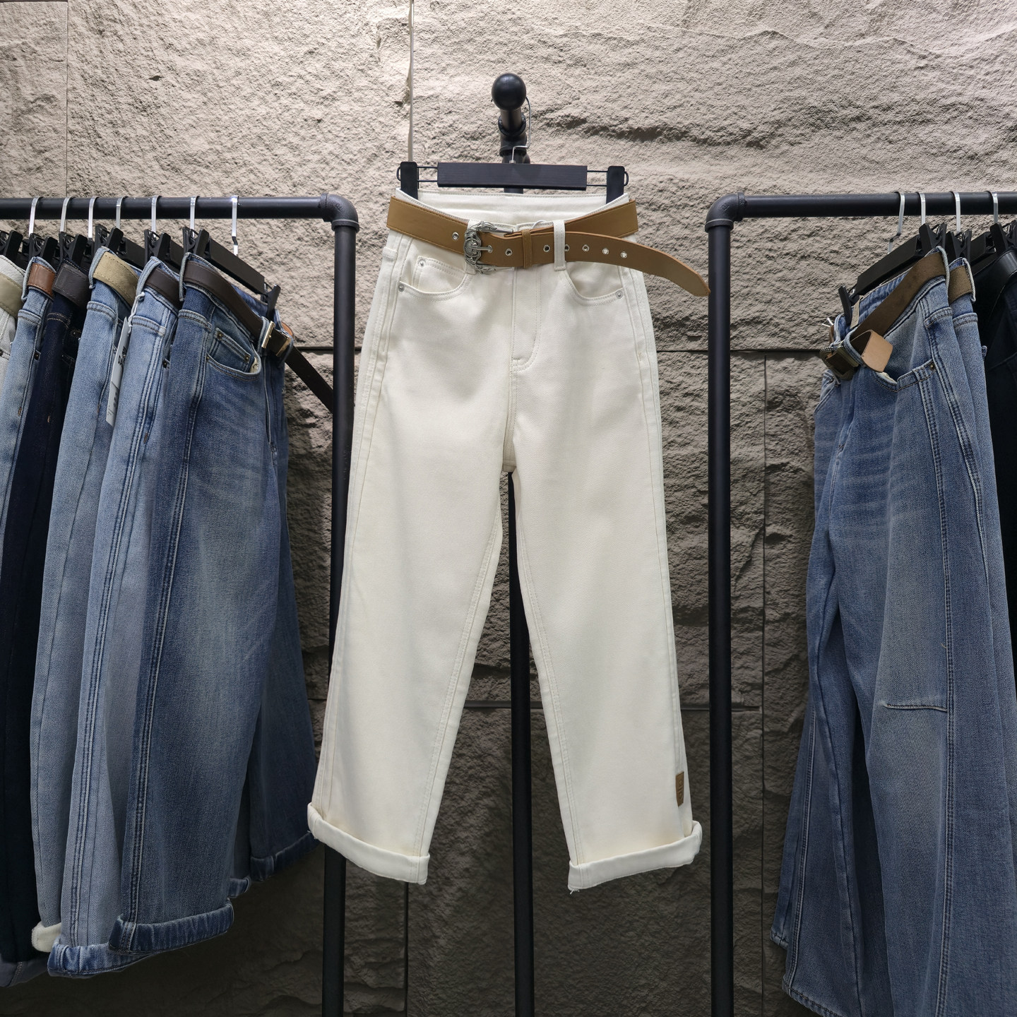 2025冬季新款杏色加绒直筒牛仔裤女高腰显瘦九分小个子窄版法棍裤