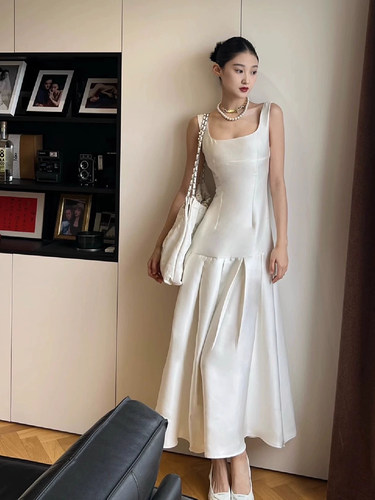 大码女装初秋法式修身吊带连衣裙