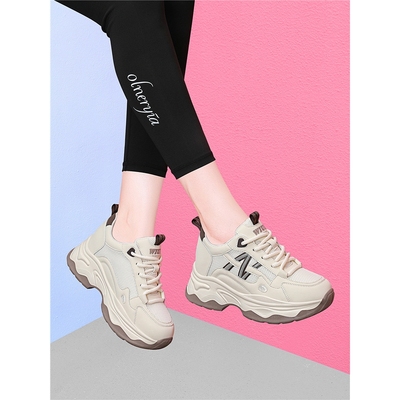品牌妈妈小白鞋女款2025新款春秋厚底增高旅游运动休闲老爹鞋百搭