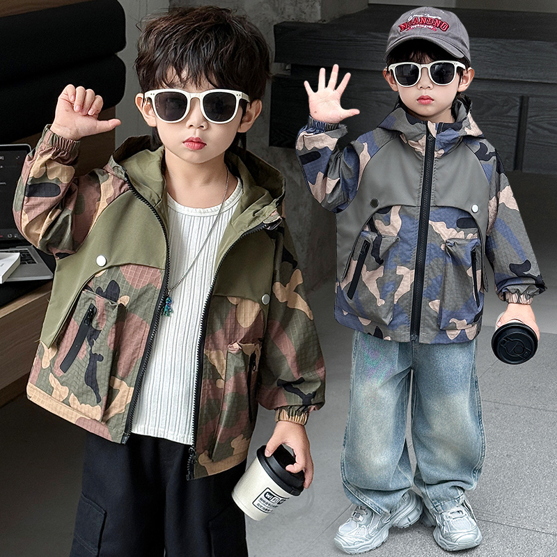 男童秋季迷彩外套儿童连帽风衣宝宝冲锋衣2025新款春秋夹克衫衣服