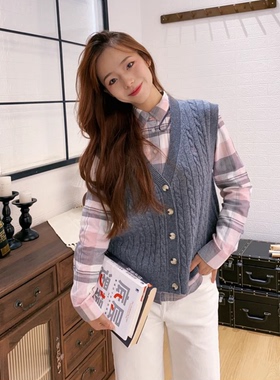 保罗彼得灰色V领麻花外搭针织马甲背心女春秋设计感叠穿MLDC49340