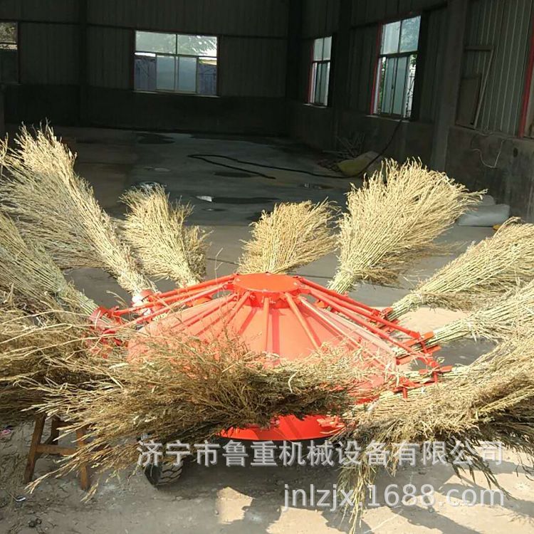 供应16把扫把折叠式扫路机 黑龙江农场用四轮牵引式扫地车认购金
