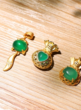 冰种古法金钱袋玉坠女士款绿玛瑙