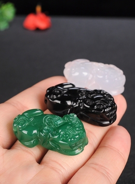 黑色玛瑙貔貅玉髓聚财男女款吊坠