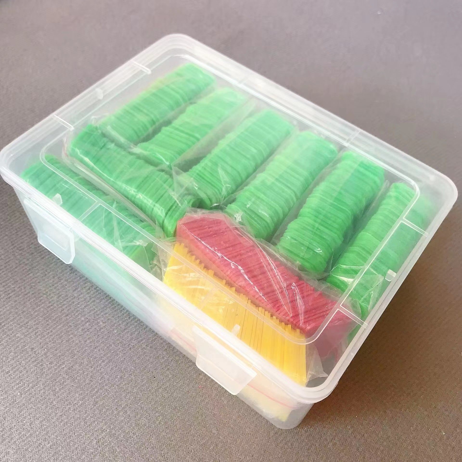 幼儿园教具早教晨检牌考勤幼儿园晨检卡卡片儿童进区卡分隔收纳盒