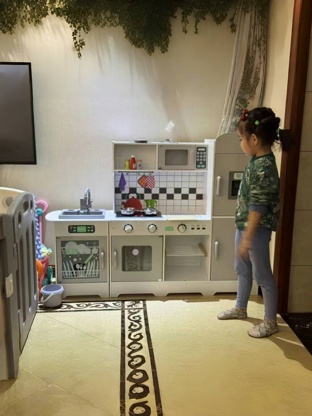 어린이 요리 장난감 주방 시뮬레이션 대형 나무 냉장고 시뮬레이션 스토브 식기 세척기 지능형 소리와 가벼운 물 콘센트