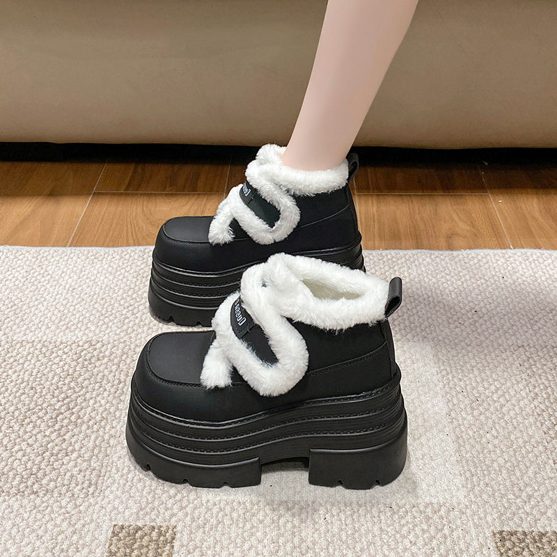 8cm厚底增高加绒保暖魔术贴短靴