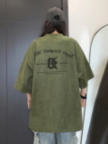 墨绿色