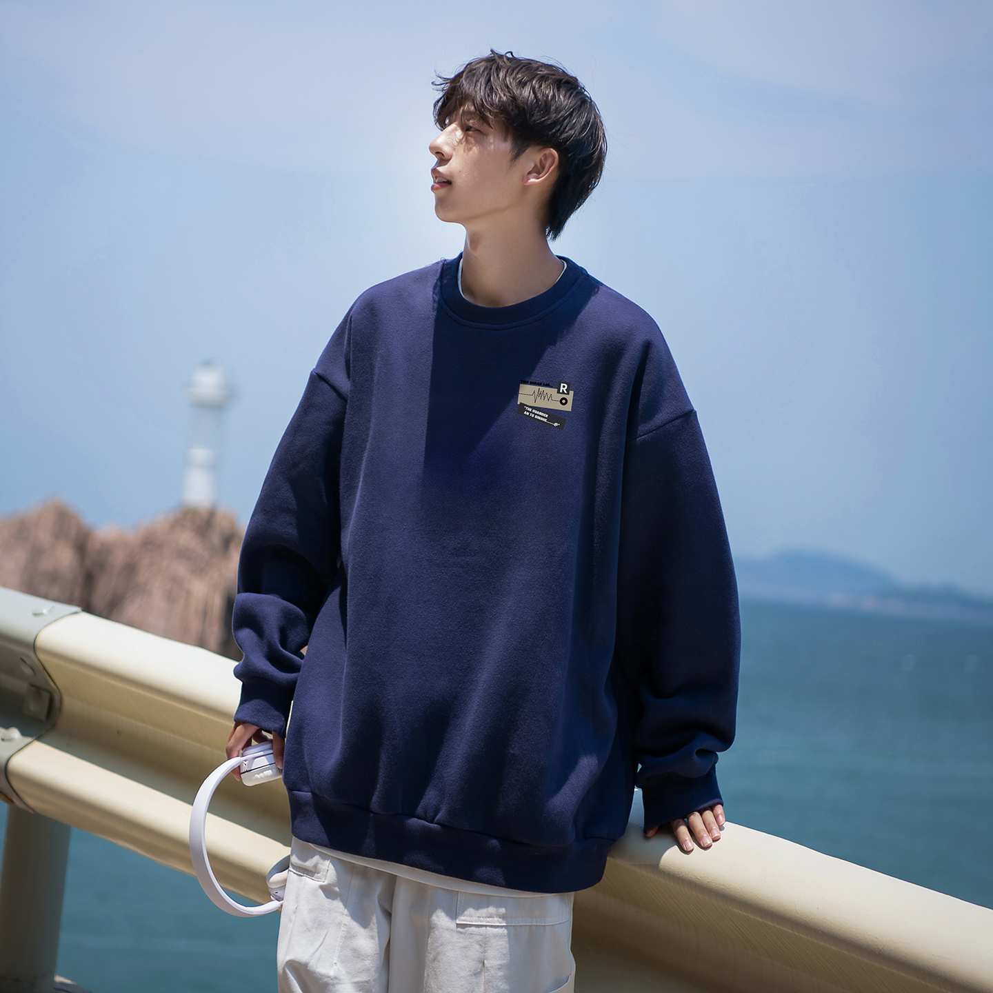 藏青色