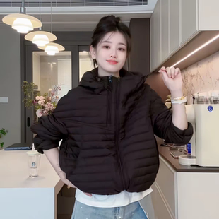 冬季新品时尚轻薄连帽羽绒服女纯色简约宽松百搭保暖外套大码女装