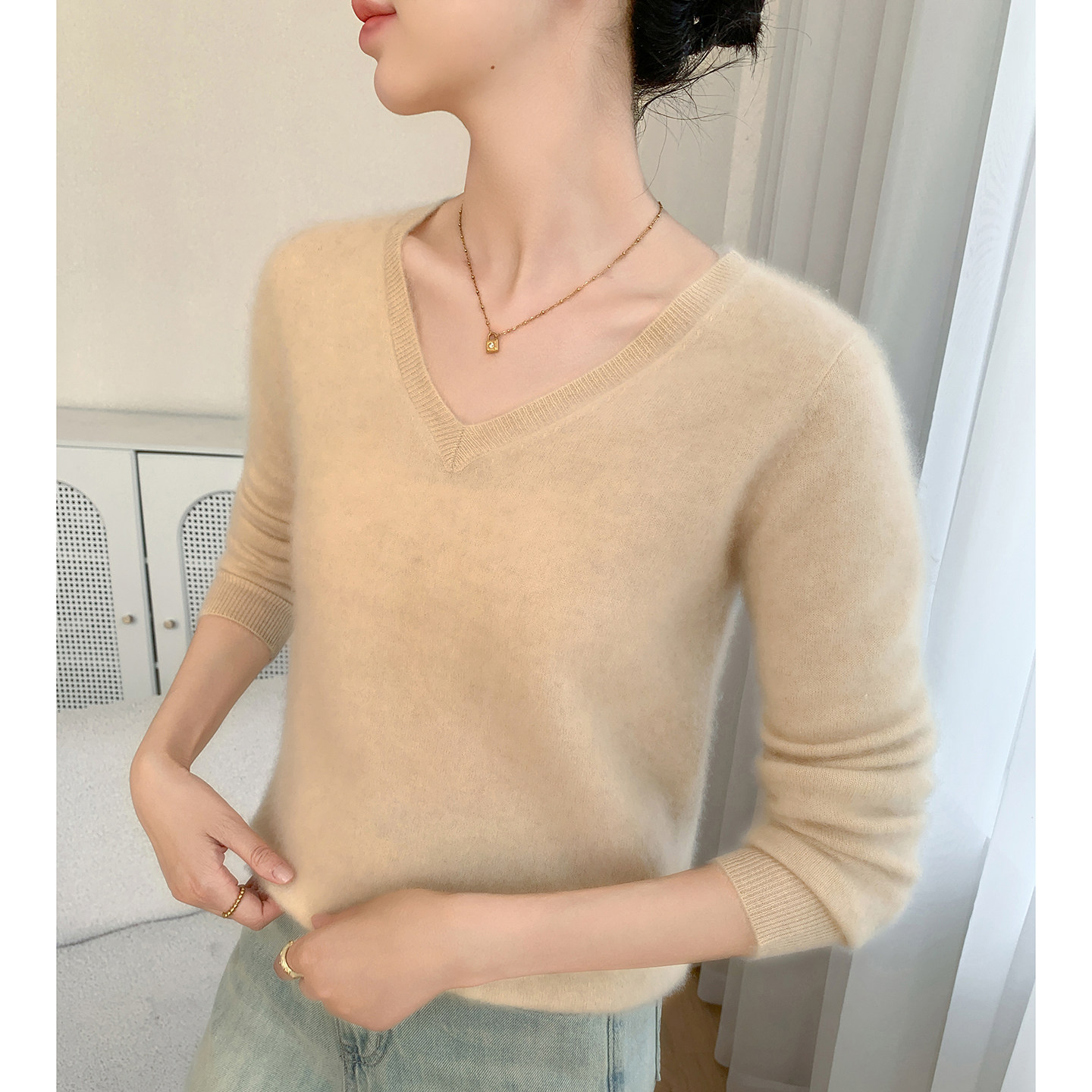 简约时尚百搭V领山羊绒衫女长袖宽松套头打底衫温柔慵懒针织毛衣,女装/女士精品,毛针织衫,淘宝优惠券,粉丝福利购,淘宝优惠卷