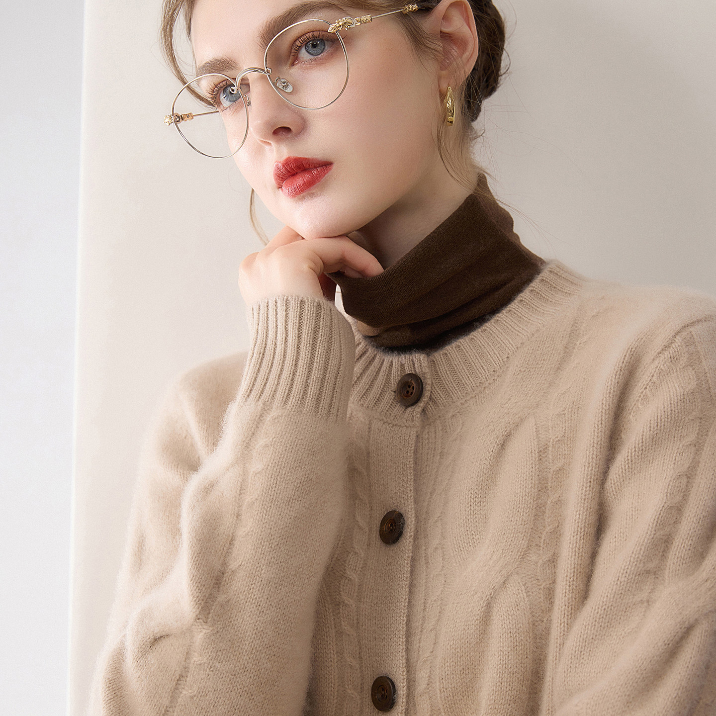 轻熟风100%纯山羊绒开衫毛衣女秋冬新款加厚圆领长袖扭花针织外套,女装/女士精品,羊绒衫,淘宝优惠券,粉丝福利购,淘宝优惠卷