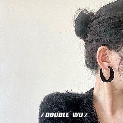 DOUBLEWU植绒秋冬C形复古耳圈耳环女韩国网红耳钉耳饰圆圈简约