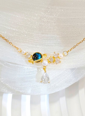 新款精致时尚宇宙星空星球钛钢项链女高级感璀璨星辰蝶恋花铜吊坠