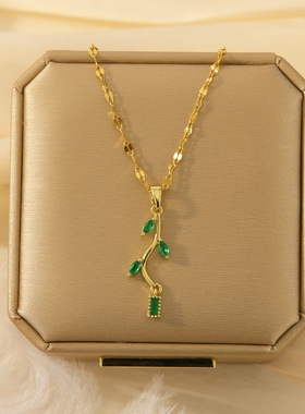 祖母绿天然树枝项链女不掉色轻奢高级感气质华丽钛钢锁骨链配