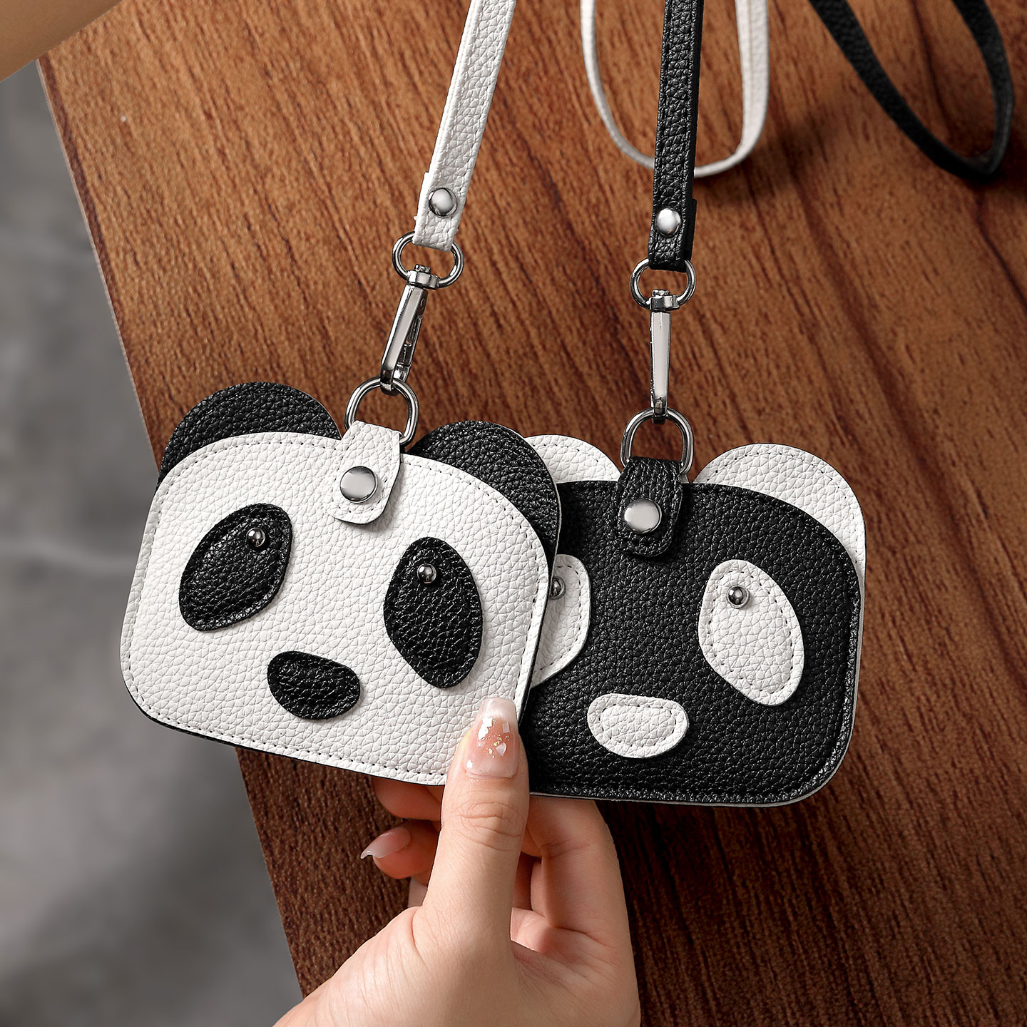 创意小熊猫挂脖卡包女可爱迷你便携卡套大容量超薄零钱证件收纳包