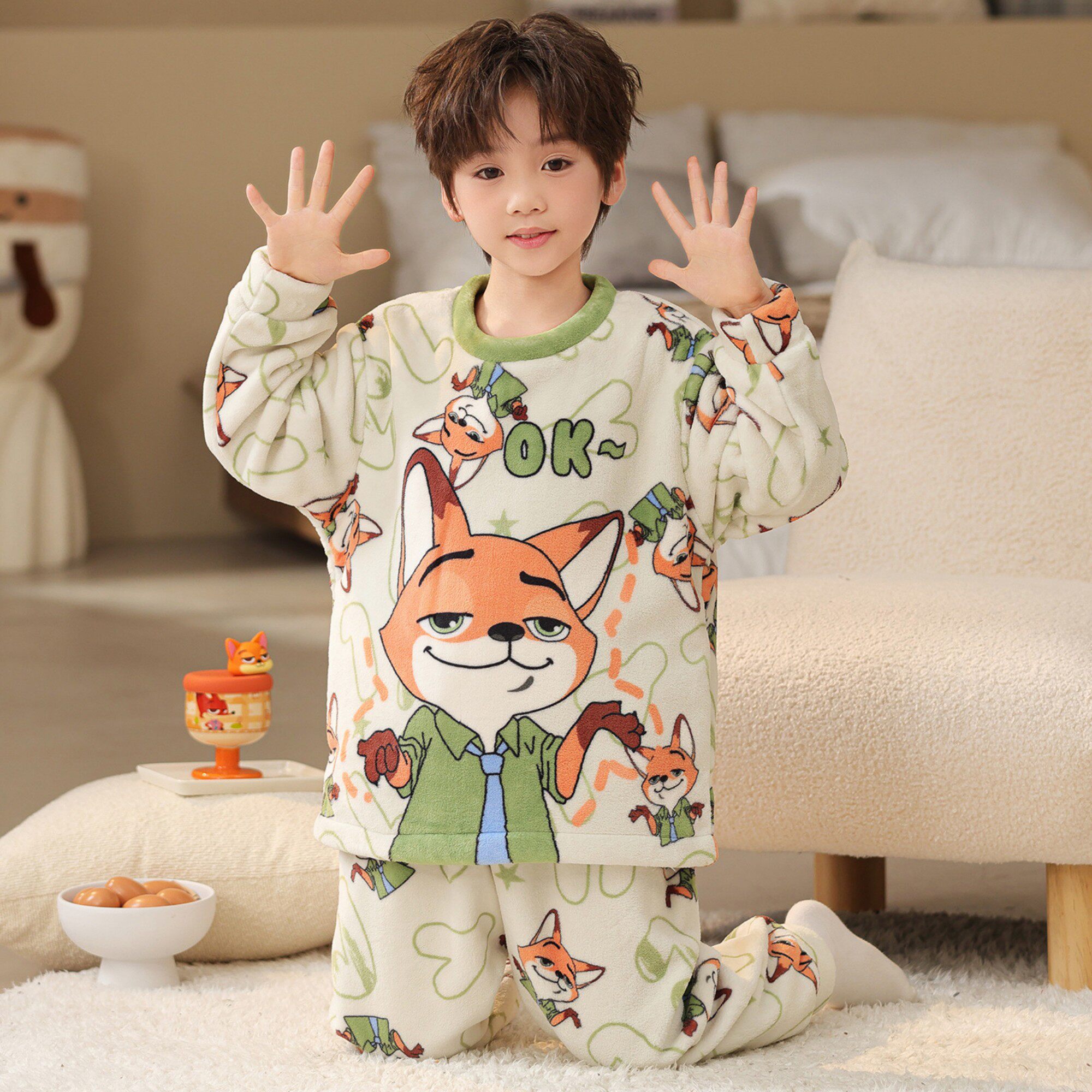 女童睡衣小孩子珊瑚绒法兰绒加厚加绒冬季秋冬款小草莓初中生冬季