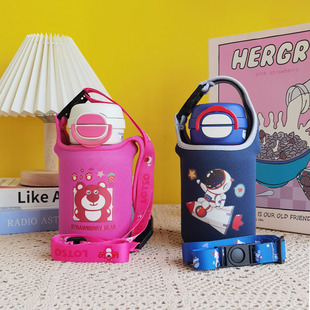 杯具熊儿童保温杯套学生水杯套保护套680ml斜挎手提杯子套袋防摔