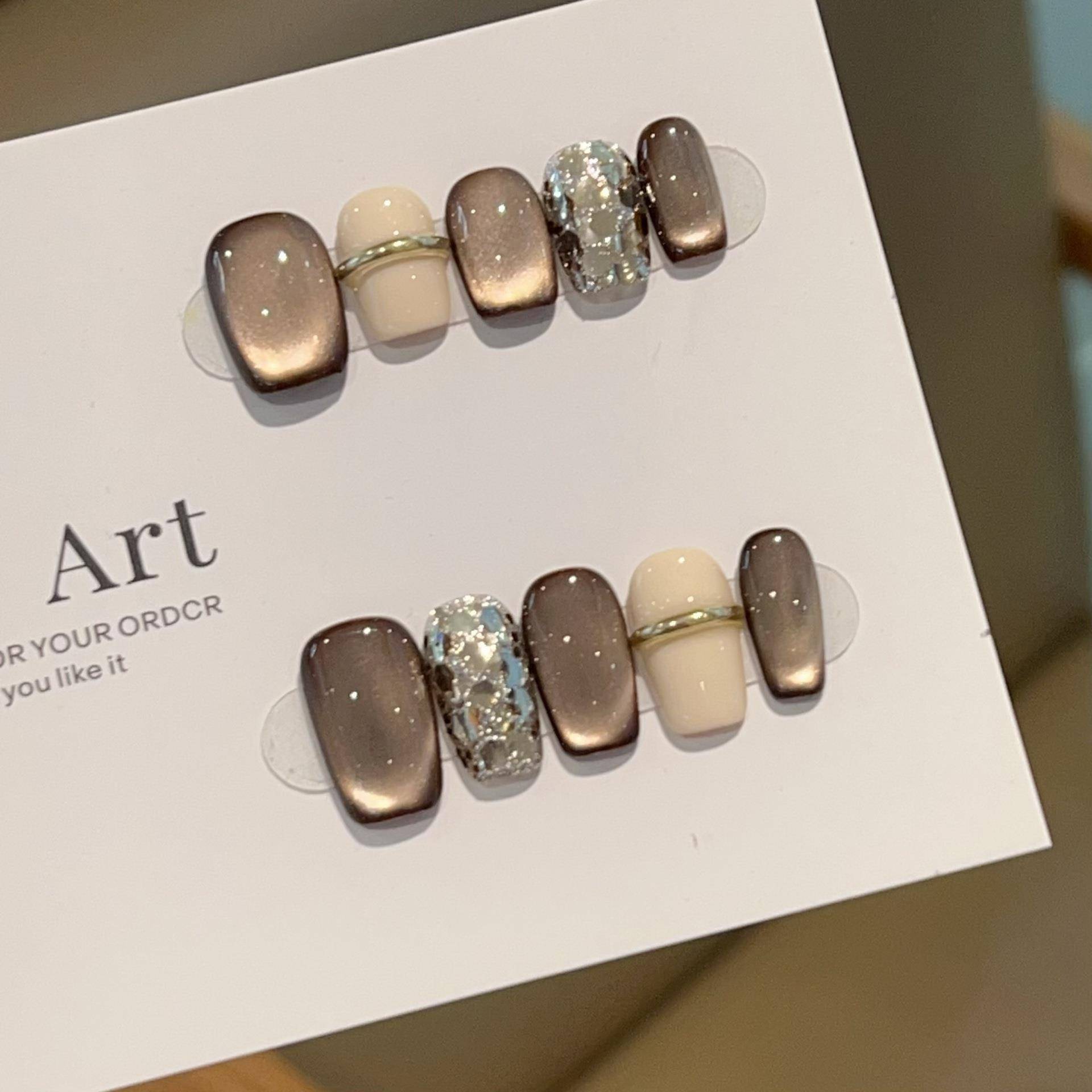 戒指 秋冬新款纯手工穿戴甲短款棕色猫眼奶油白穿戴美甲贴高级感