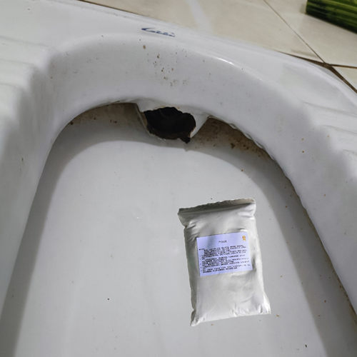 蹲厕出水口破裂烂了专用修补胶小